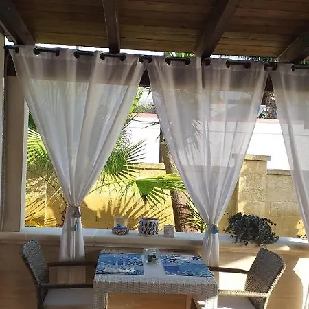 Ginevra Bed & Breakfast 4*